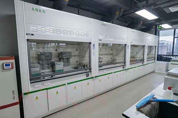 通風(fēng)柜定制價(jià)格怎么算的