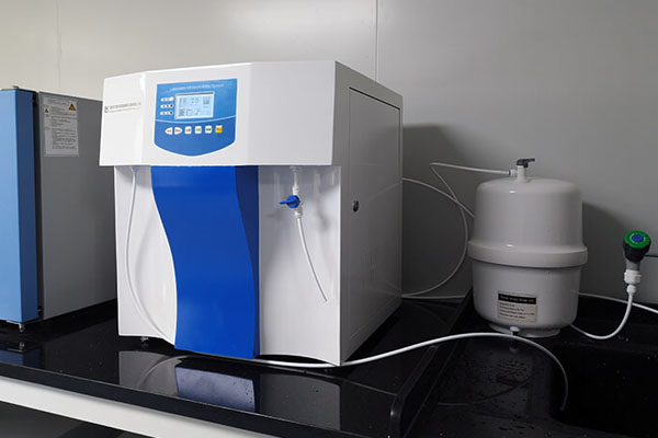 實(shí)驗(yàn)室純水機(jī)多少錢一臺(tái)？